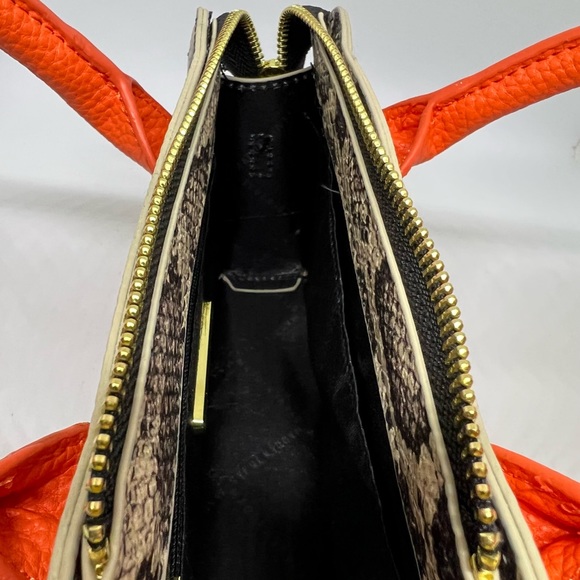 Mini bags Steve Madden. Color imitation python, orange et Gold, intérieur noir. - Picture 5 of 8